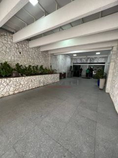 Sala comercial com 32 m².