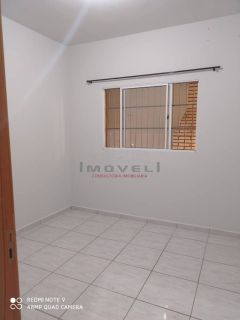 Ótima casa com 2 quartos.