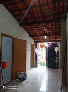 Ótima casa com 2 quartos.