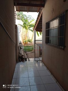 Ótima casa com 2 quartos.