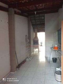 Ótima casa com 2 quartos.