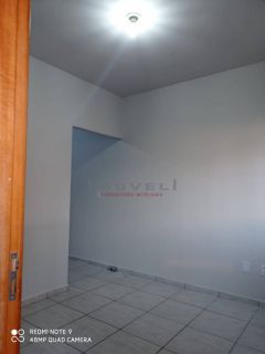 Ótima casa com 2 quartos.