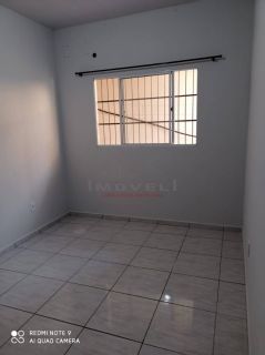 Ótima casa com 2 quartos.