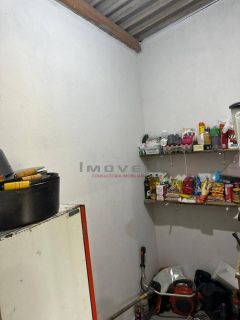 Casa em sítio com 2 quartos.