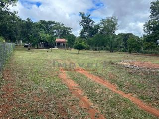 Casa em sítio com 2 quartos.