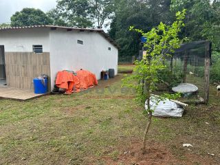 Casa em sítio com 2 quartos.
