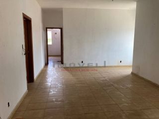 Belo sobrado com 4 quartos.