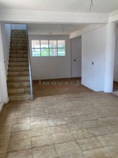Belo sobrado com 4 quartos.
