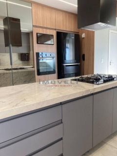 Belo apartamento com 3 suítes.