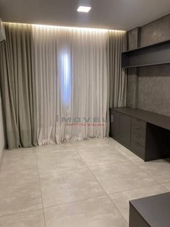 Belo apartamento com 3 suítes.