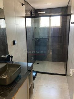 Belo apartamento com 3 suítes.