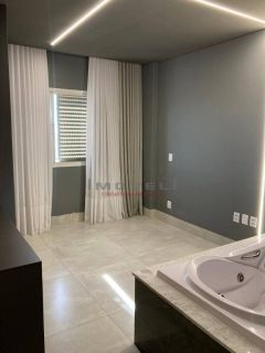 Belo apartamento com 3 suítes.