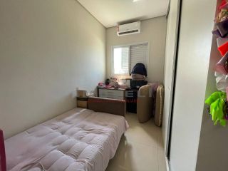 Linda Casa no Condomínio Ilda Rissato