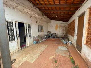 Ótima casa com 3 quartos.