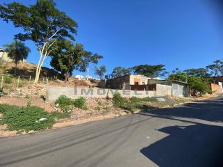 Ótima área comercial com 2500 m² de área total !!!