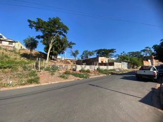 Ótima área comercial com 2500 m² de área total !!!