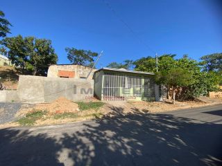 Ótima área comercial com 2500 m² de área total !!!