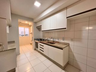 Belíssimo apartamento com 3 quartos.
