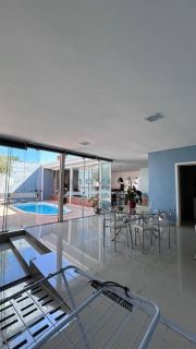 Belo sobrado com 4 quartos.