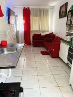 Ótima casa com 2 quartos à venda.