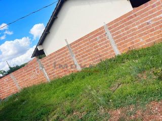Ótima casa com 2 quartos à venda.