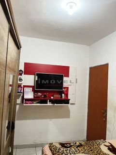 Ótima casa com 2 quartos à venda.