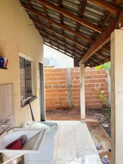 Ótima casa com 2 quartos à venda.