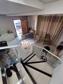 Belo sobrado com 3 quartos.