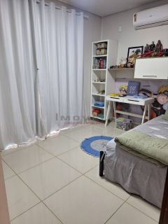 Belo sobrado com 3 quartos.
