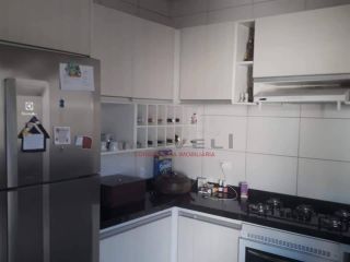 Belo sobrado com 3 quartos.