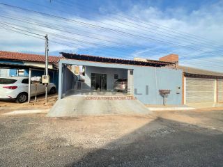 Linda casa com 2 quartos amplos.