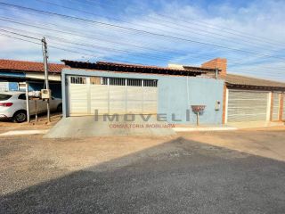 Linda casa com 2 quartos amplos.