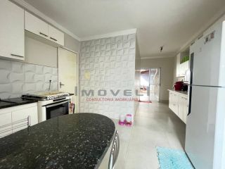 Linda casa com 2 quartos amplos.
