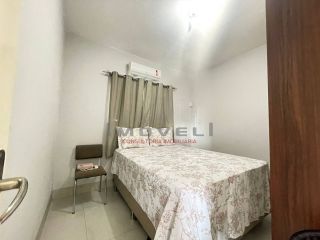 Linda casa com 2 quartos amplos.