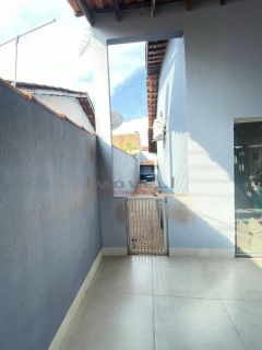 Linda casa com 2 quartos amplos.