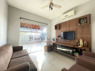 Linda casa com 2 quartos amplos.