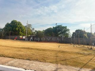 Linda casa com 2 quartos amplos.