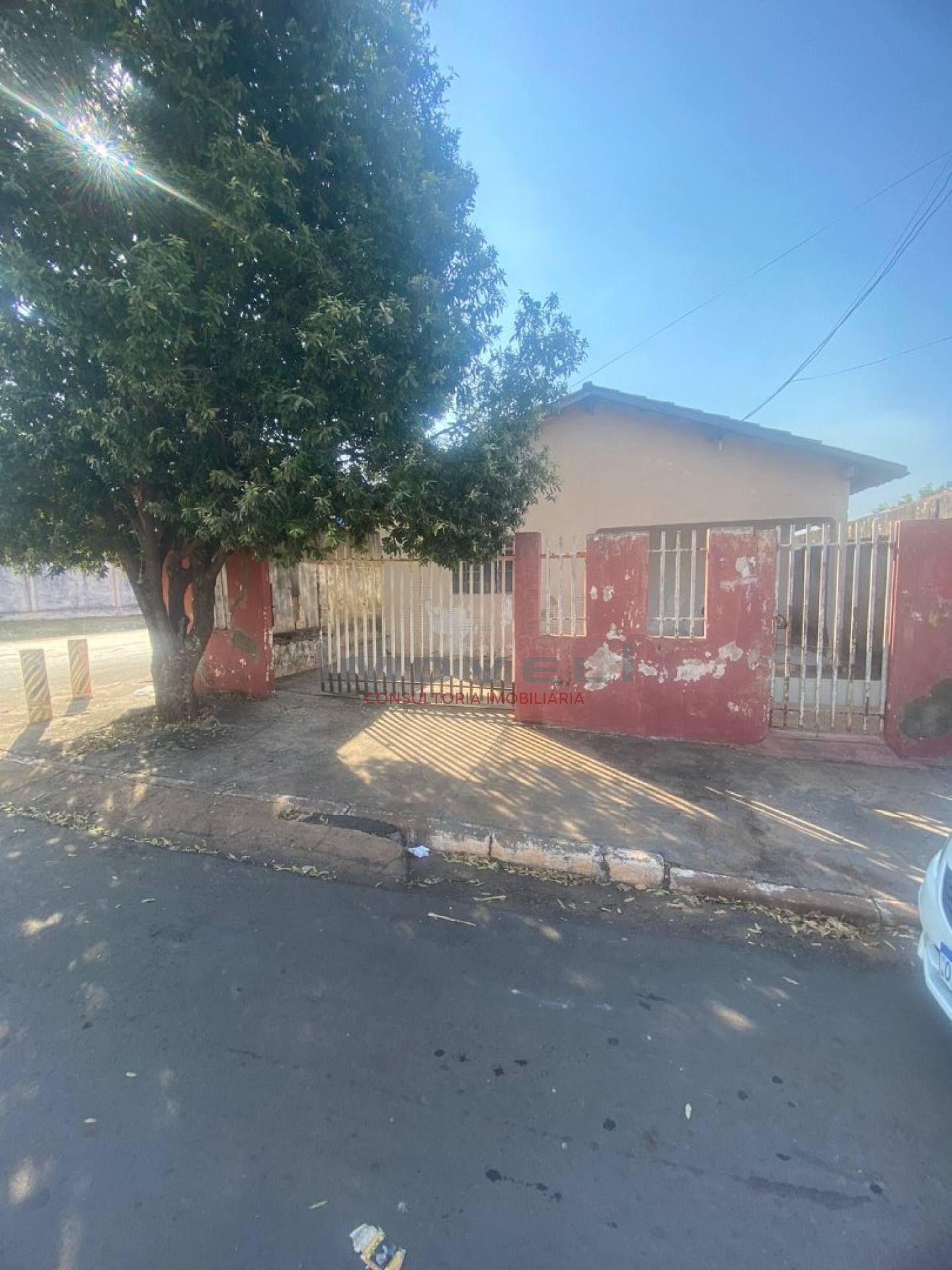 Ótima casa com 3 quartos.