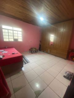 Ótima casa com 3 quartos.