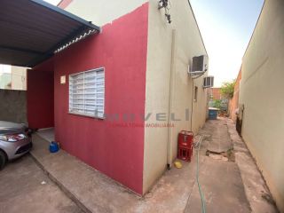 Ótima casa com 2 quartos.