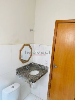 Linda casa com 2 quartos à venda !!!
