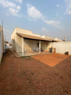 Linda casa com 2 quartos à venda !!!