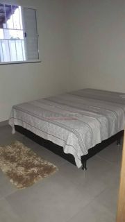 Linda casa com 2 quartos à venda !!!