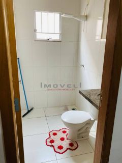 Linda casa com 2 quartos à venda !!!