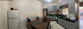 Bela casa com 2 quartos.