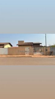 Bela casa com 2 quartos.
