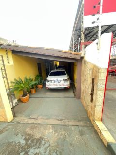 Ótima casa com 3 quartos.