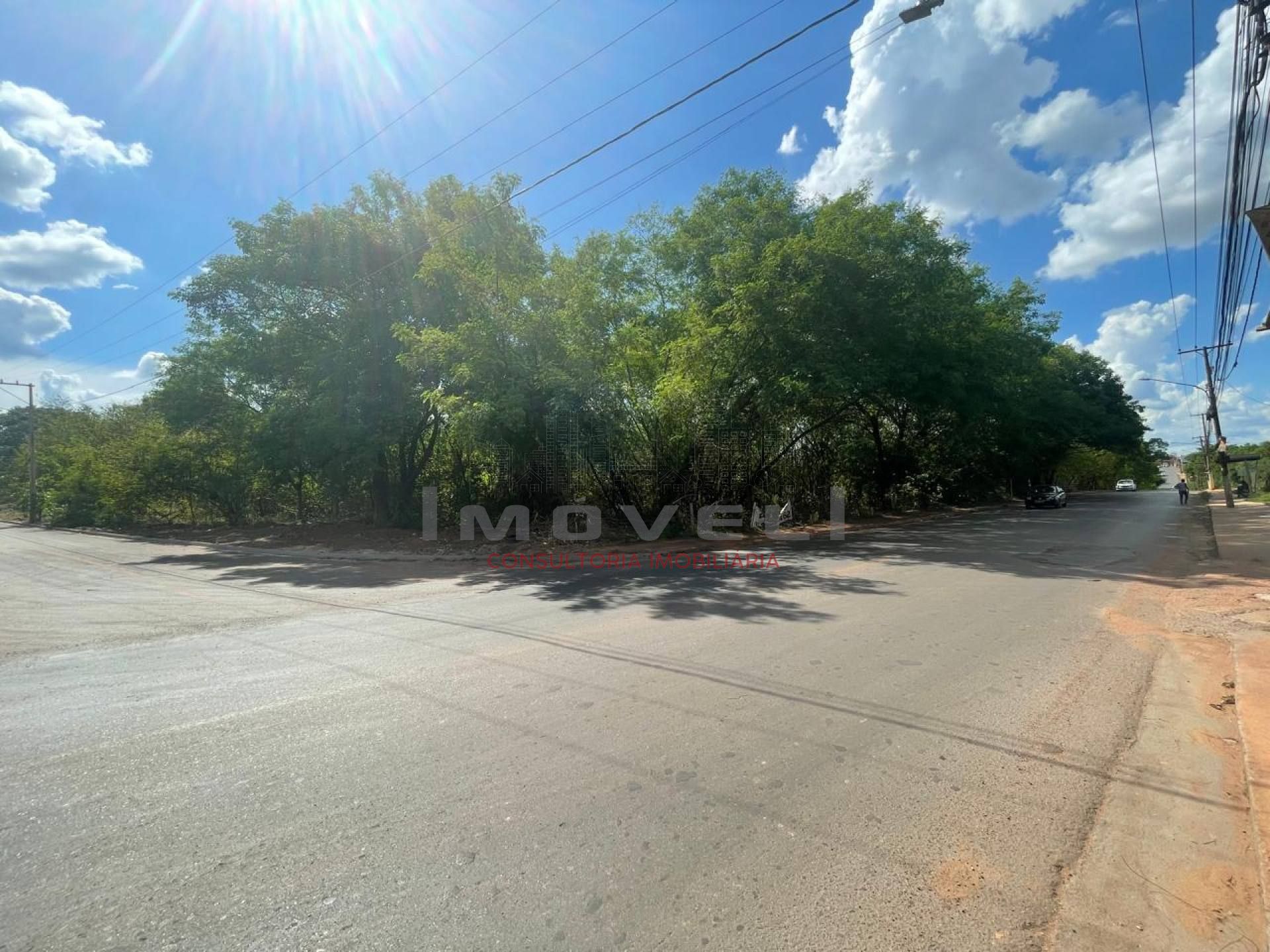 Area comercial com 5.000 mts ² a poucos metros da Avenida Julio Campos