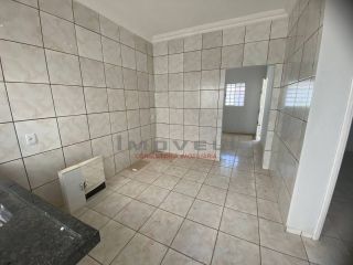 Casa Localizada a poucos metros da Av Alzira Santana