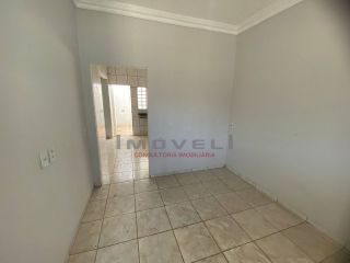 Casa Localizada a poucos metros da Av Alzira Santana